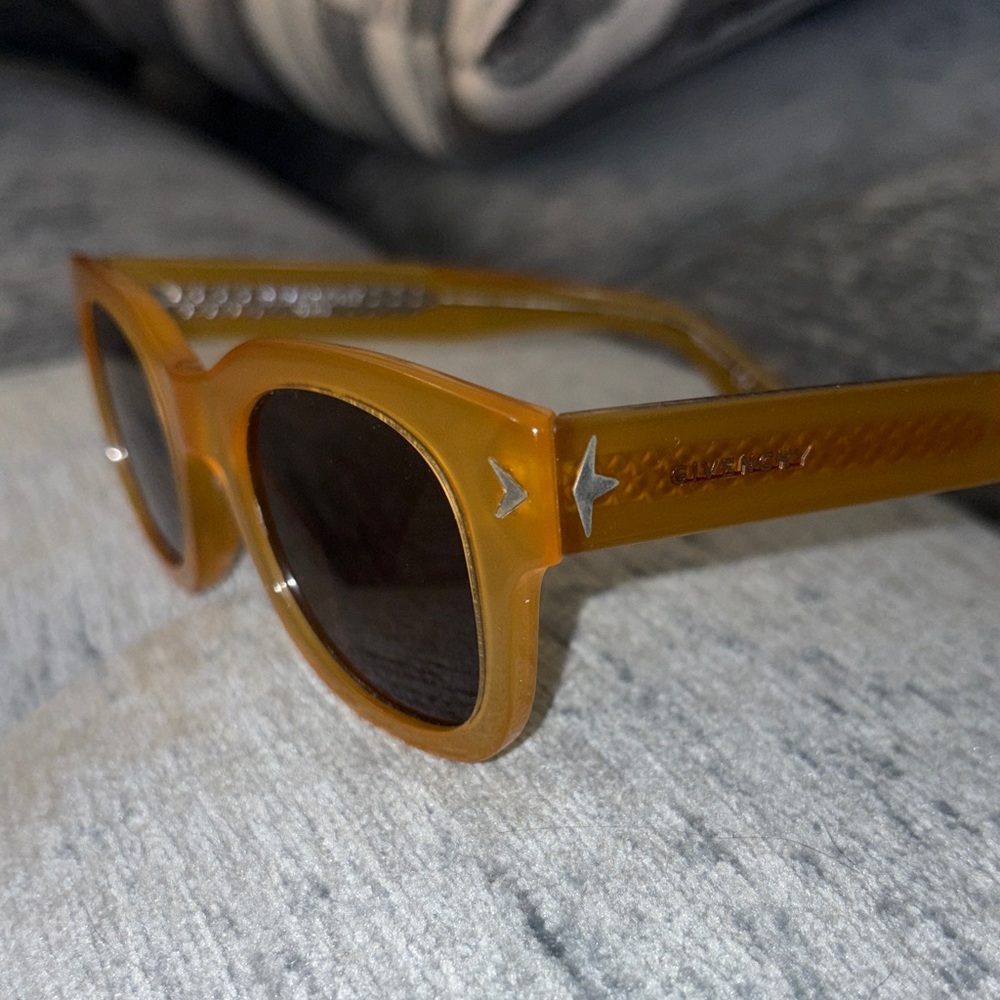 Stylish Givenchy Amber Sunglasses - image 3